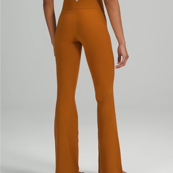 CLOSET CLEAROUT LAST PRICE 🎉 LULULEMON | GROOVE SUPER HIGH RISE NULU FLARE PANT - Picture 2 of 6